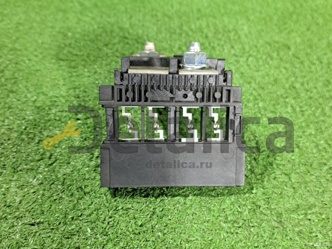 Клемма плюсовая Nissan Qashqai J10(4 контакта) Клемма плюсовая Nissan Qashqai J10(4 контакта)