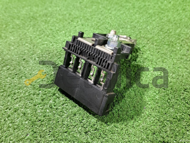 Клемма плюсовая Nissan Qashqai J10(4 контакта) Клемма плюсовая Nissan Qashqai J10(4 контакта)