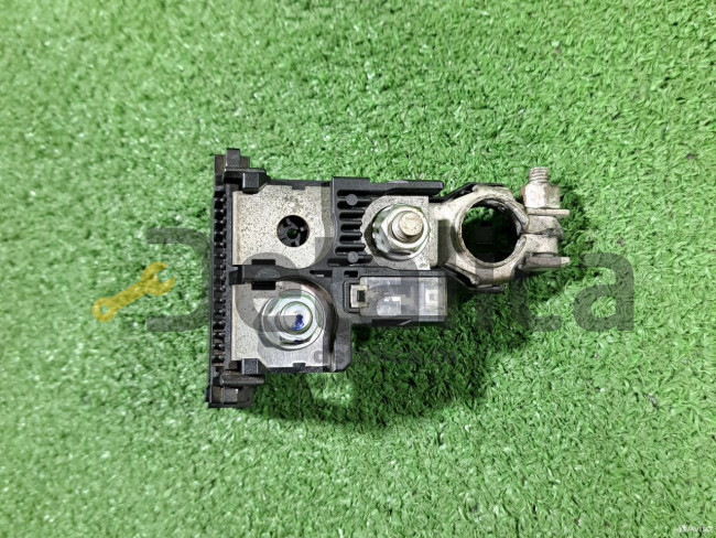 Клемма плюсовая Nissan Qashqai J10(4 контакта) Клемма плюсовая Nissan Qashqai J10(4 контакта)