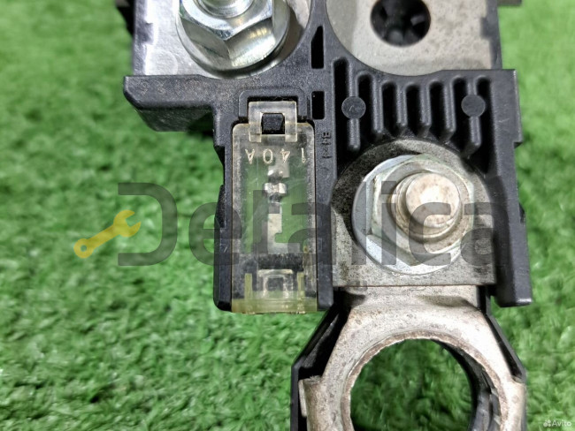 Клемма плюсовая Nissan Qashqai J10(4 контакта) Клемма плюсовая Nissan Qashqai J10(4 контакта)