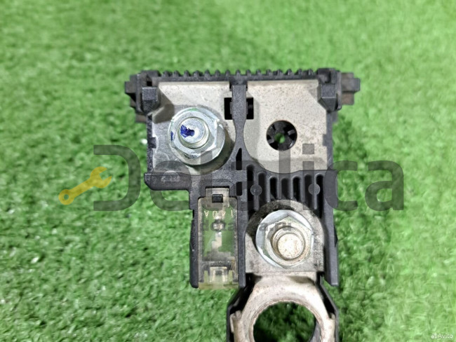 Клемма плюсовая Nissan Qashqai J10(4 контакта) Клемма плюсовая Nissan Qashqai J10(4 контакта)