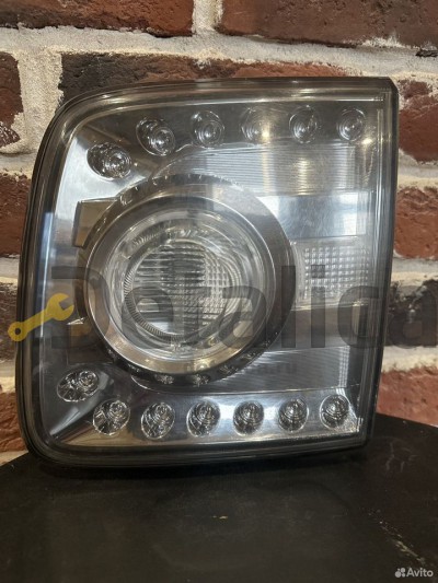 Фонарь внутренний правый Nissan Patrol Y62 Фонарь внутренний правый Nissan Patrol Y62