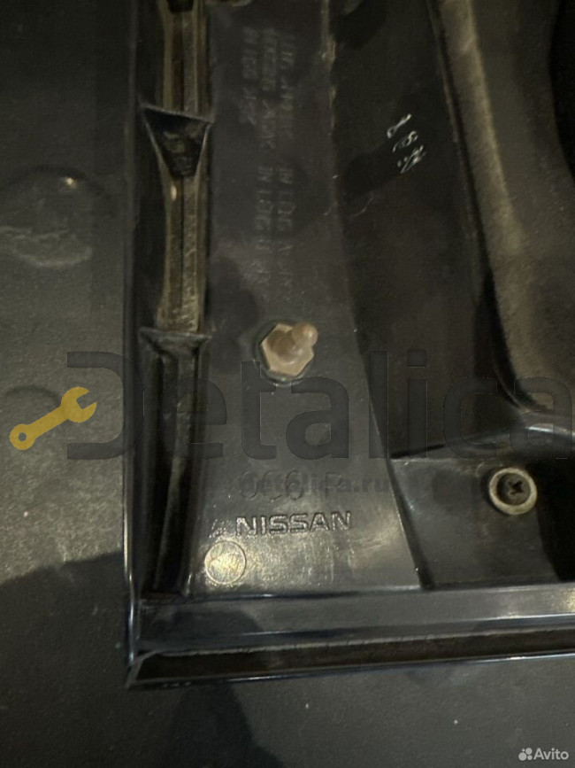 Фонарь внутренний правый Nissan Patrol Y62 
